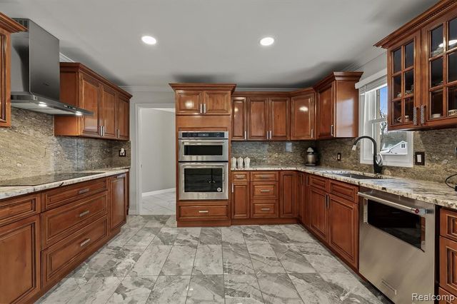 15500 Millar Road, Clinton Township, MI 48036