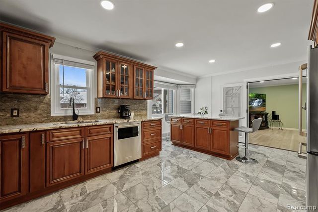 15500 Millar Road, Clinton Township, MI 48036