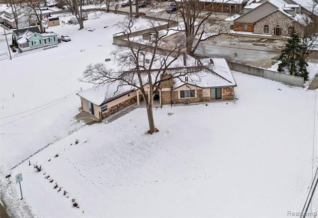 15500 Millar Road, Clinton Township, MI 48036