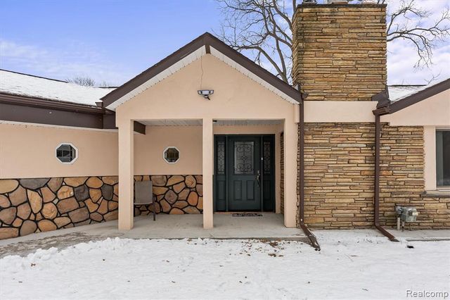 15500 Millar Road, Clinton Township, MI 48036