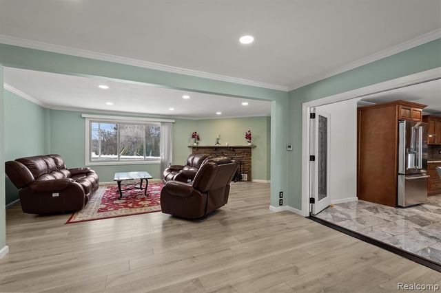 15500 Millar Road, Clinton Township, MI 48036