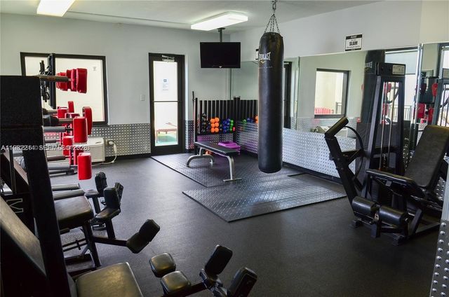 5555 Collins Ave 4A, Miami Beach, FL 33140