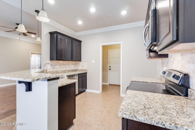 107 Hidden Hills Drive, Youngsville, LA 70592