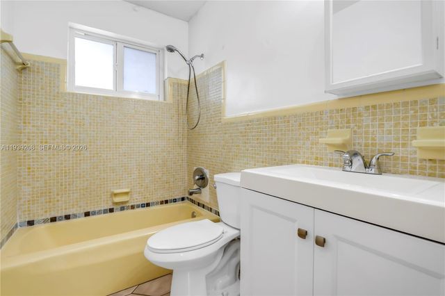 137 NE 1st Ct a, Dania Beach, FL 33004