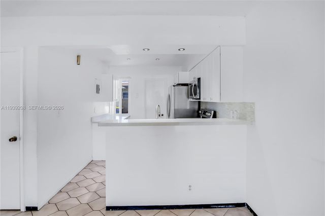 137 NE 1st Ct a, Dania Beach, FL 33004