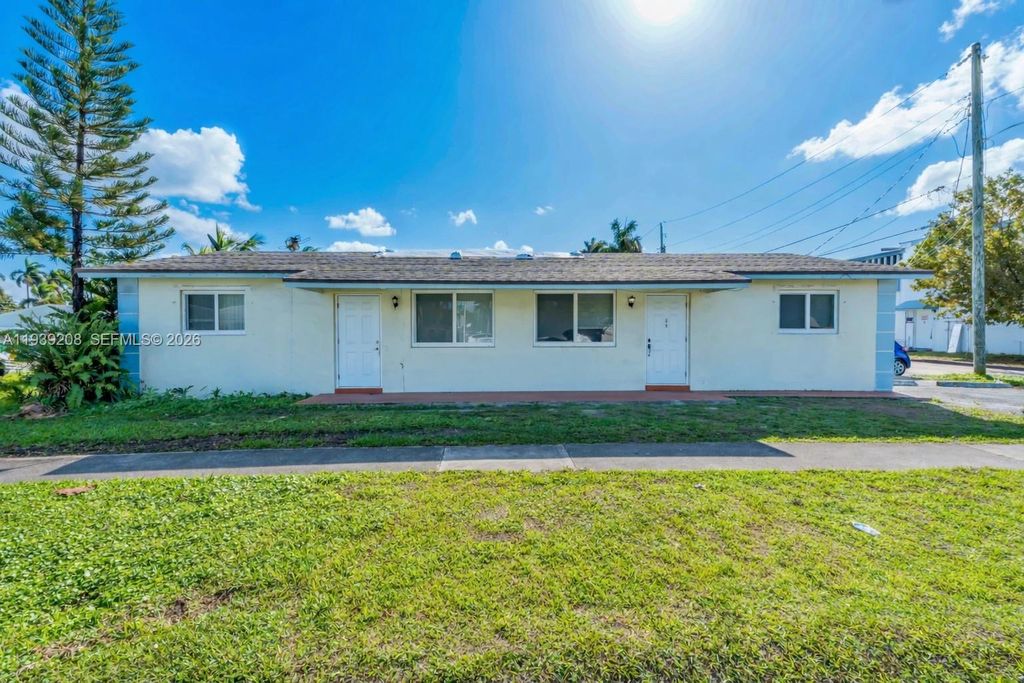 137 NE 1st Ct a, Dania Beach, FL 33004
