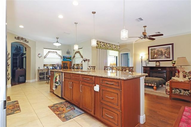 6104 HUNTERS RIDGE AVENUE, Leesburg, FL 34748