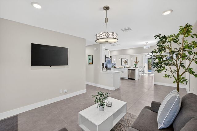 254 NE 20th Street, Delray Beach, FL 33444