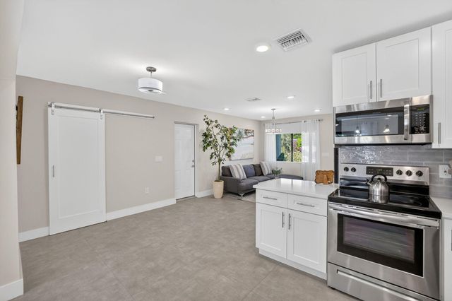 254 NE 20th Street, Delray Beach, FL 33444