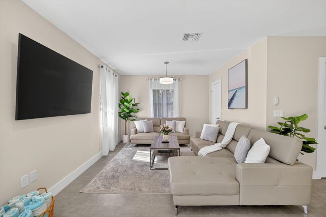 254 NE 20th Street, Delray Beach, FL 33444