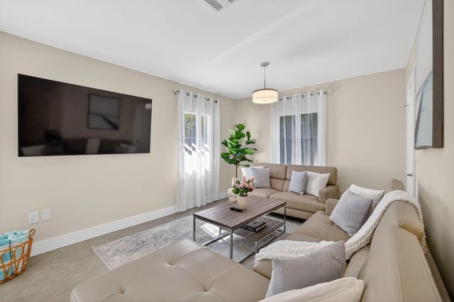 254 NE 20th Street, Delray Beach, FL 33444