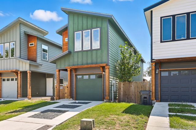 1958 E Crockett, San Antonio, TX 78202