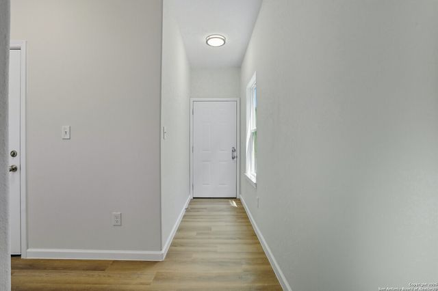 1958 E Crockett, San Antonio, TX 78202