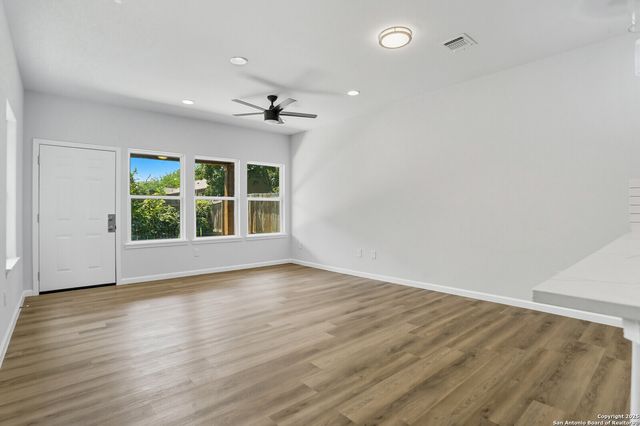 1958 E Crockett, San Antonio, TX 78202