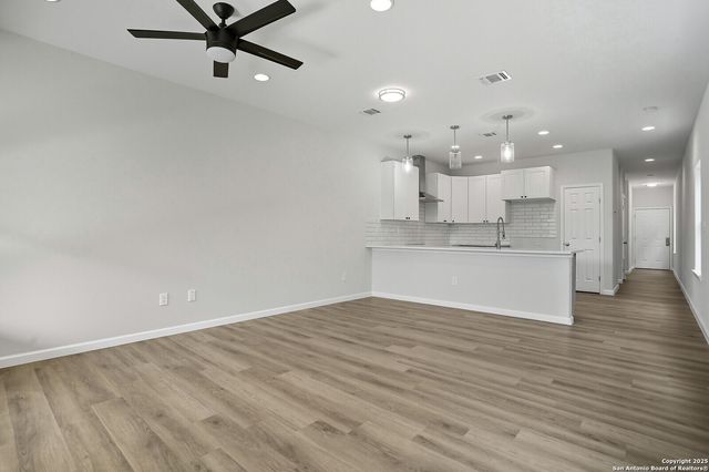 1958 E Crockett, San Antonio, TX 78202