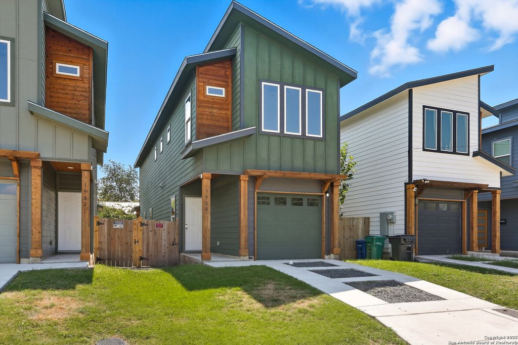 1958 E Crockett, San Antonio, TX 78202