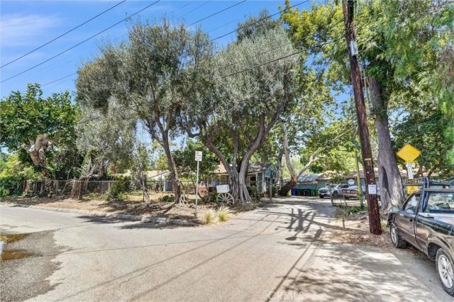 13505 Hatteras, Valley Glen, CA 91401