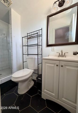 2701 W RUTH Avenue, Phoenix, AZ 85051