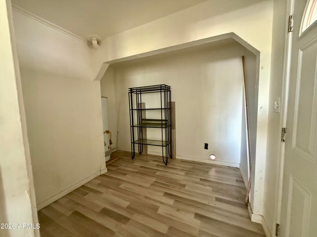 2701 W RUTH Avenue, Phoenix, AZ 85051