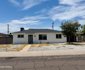 2701 W RUTH Avenue, Phoenix, AZ 85051