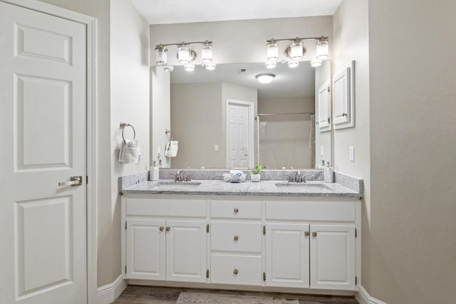 2005 Cardinal Lane, Navarre, FL 32566