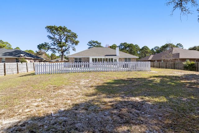 2005 Cardinal Lane, Navarre, FL 32566