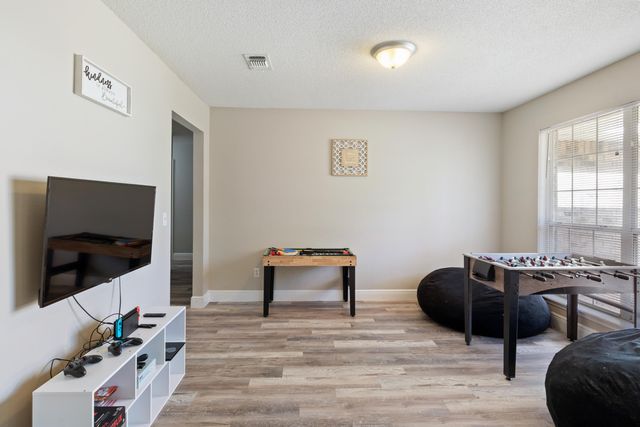 2005 Cardinal Lane, Navarre, FL 32566