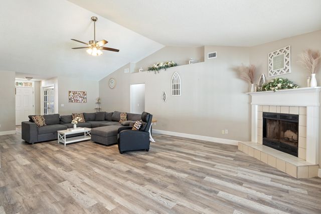 2005 Cardinal Lane, Navarre, FL 32566