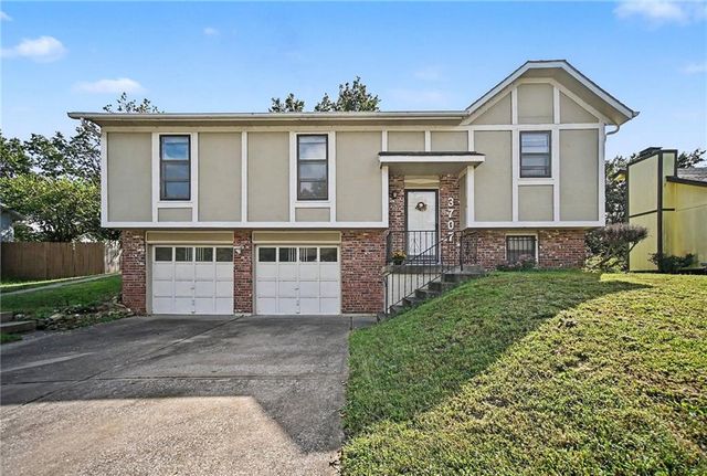 3707 E 114th Terrace, Kansas City, MO 64137