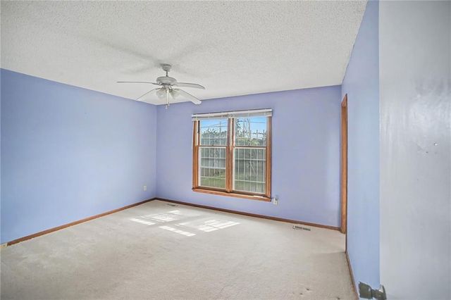 3707 E 114th Terrace, Kansas City, MO 64137