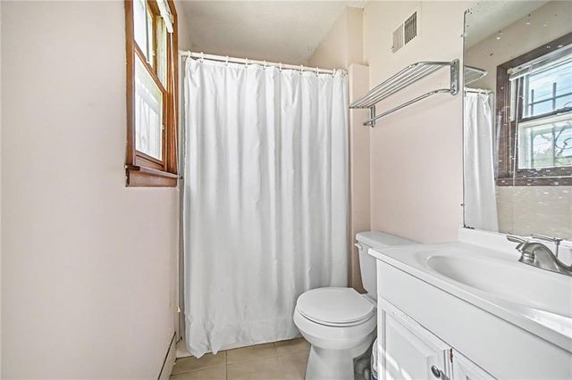 3707 E 114th Terrace, Kansas City, MO 64137