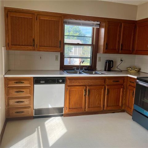 3707 E 114th Terrace, Kansas City, MO 64137