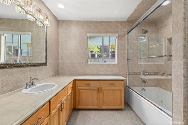 6508 Mammoth Avenue, Valley Glen, CA 91401