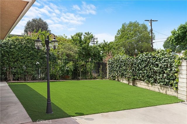 6508 Mammoth Avenue, Valley Glen, CA 91401
