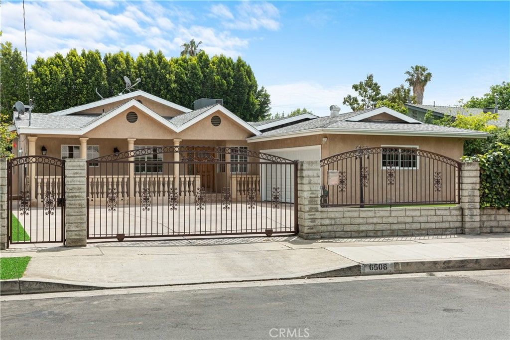 6508 Mammoth Avenue, Valley Glen, CA 91401