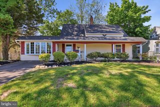 35 ROBIN HILL LN, Levittown, PA 19055
