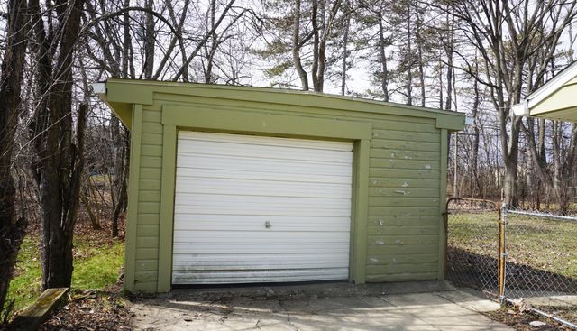 2364 Pinecrest Avenue, Ann Arbor, MI 48104