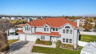 11694 S STONE CREST CIR, Riverton, UT 84065