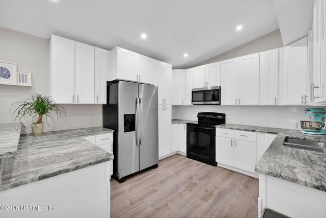 6786 W GASPAR Circle, Jacksonville, FL 32219