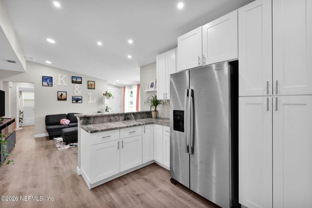 6786 W GASPAR Circle, Jacksonville, FL 32219