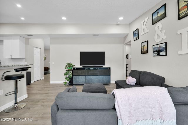 6786 W GASPAR Circle, Jacksonville, FL 32219