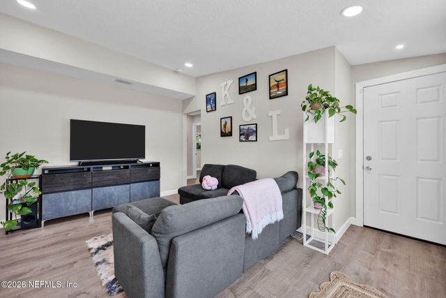 6786 W GASPAR Circle, Jacksonville, FL 32219