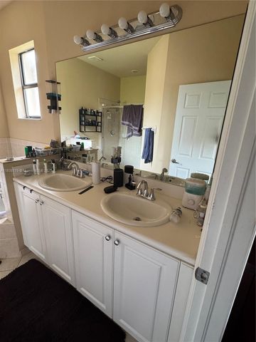 23477 SW 112th Pl, Homestead, FL 33032