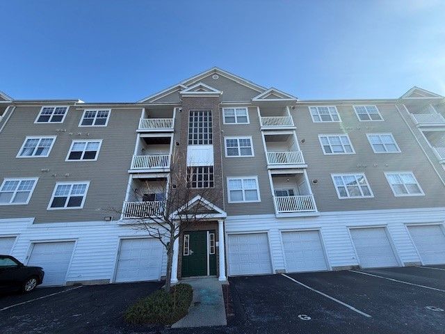 96 Mill Street 303, Woonsocket, RI 02895