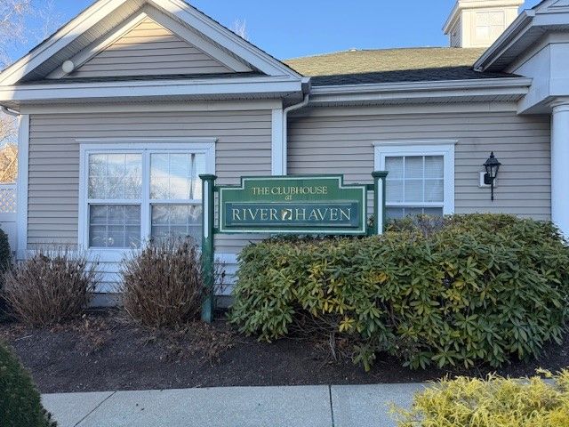 96 Mill Street 303, Woonsocket, RI 02895