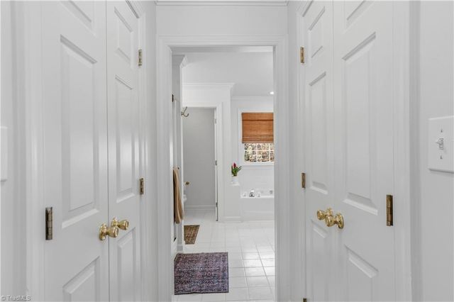 325 Stonebrook Lane, Winston-salem, NC 27104