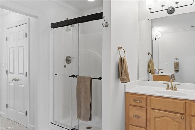 325 Stonebrook Lane, Winston-salem, NC 27104