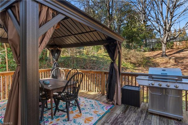 325 Stonebrook Lane, Winston-salem, NC 27104