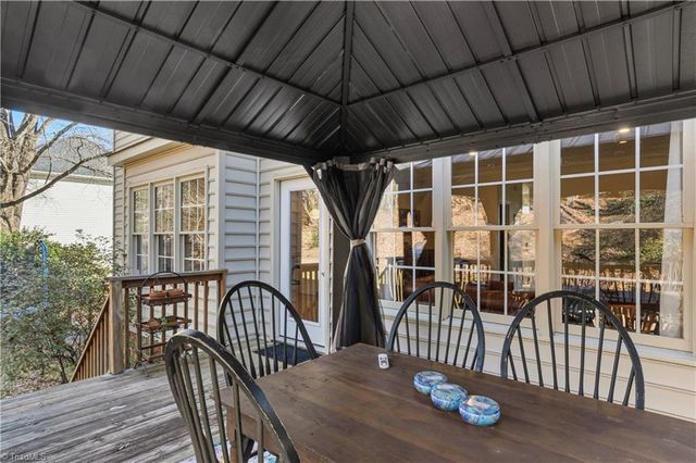 325 Stonebrook Lane, Winston-salem, NC 27104