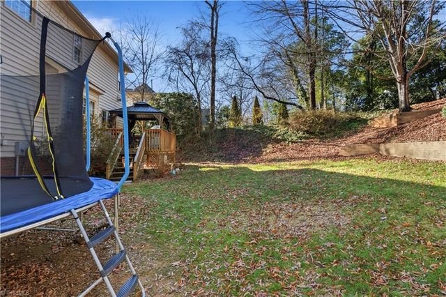 325 Stonebrook Lane, Winston-salem, NC 27104